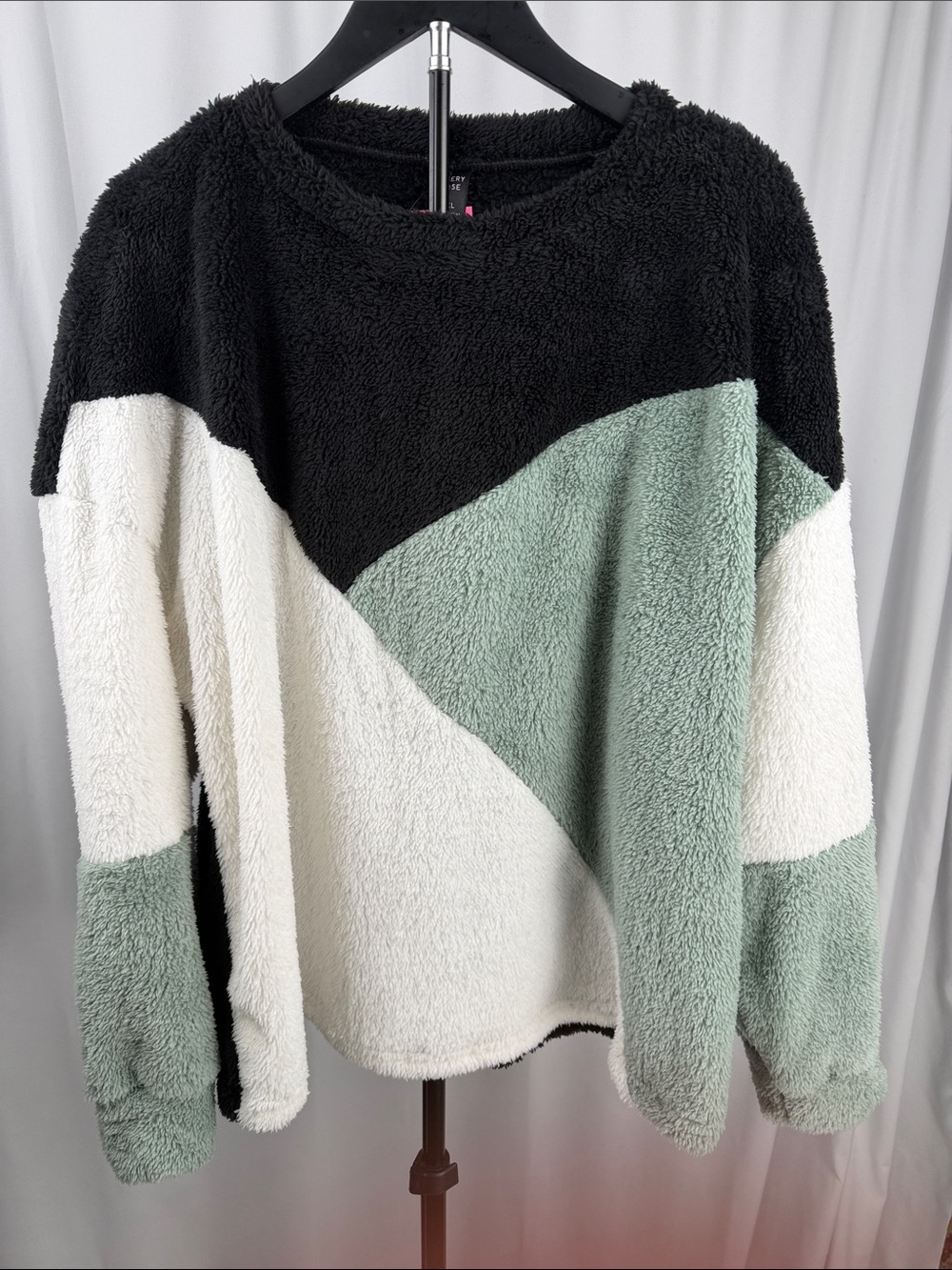 Emery Rose Colorblock Plush Fuzzy Pullover Top – 2XL NWT